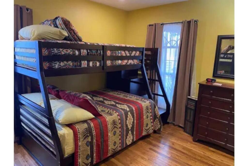 Stockyards!-1 Block Away ! Cowboy Cottage Sleeps 9 Fort Worth Ngoại thất bức ảnh