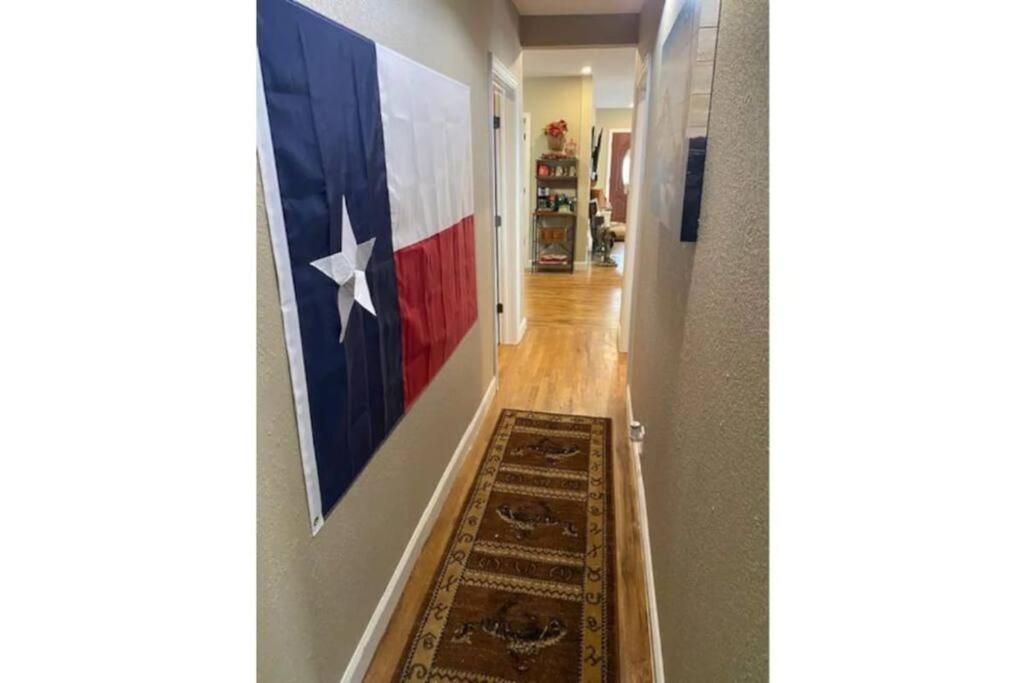 Stockyards!-1 Block Away ! Cowboy Cottage Sleeps 9 Fort Worth Ngoại thất bức ảnh